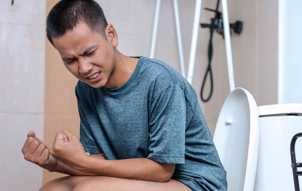 straining with hemorrhoids what not to do
